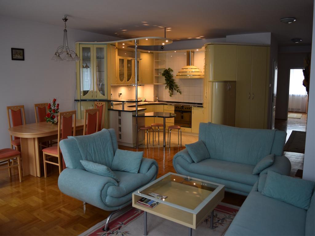 Dgm Apartment Warschau Exterior foto